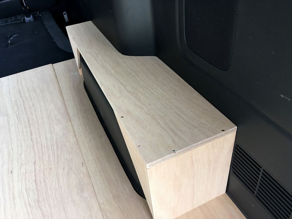 ハイエース　荷台改造