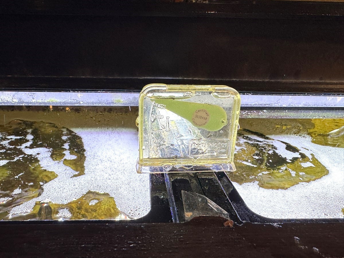 活魚水槽　比重
