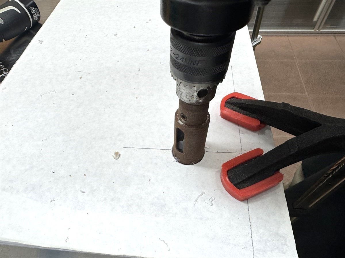 水槽フタ　穴あけ