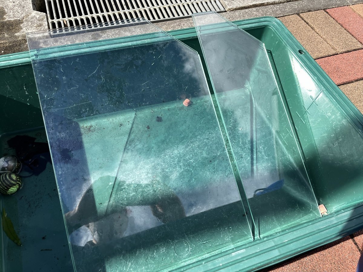 水槽用ガラスふた　水垢