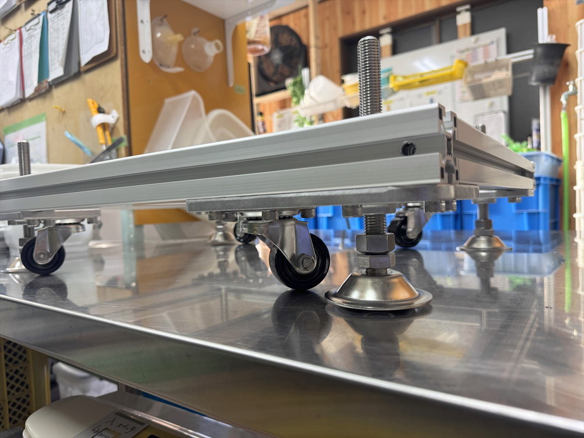 キャスター付き水槽台