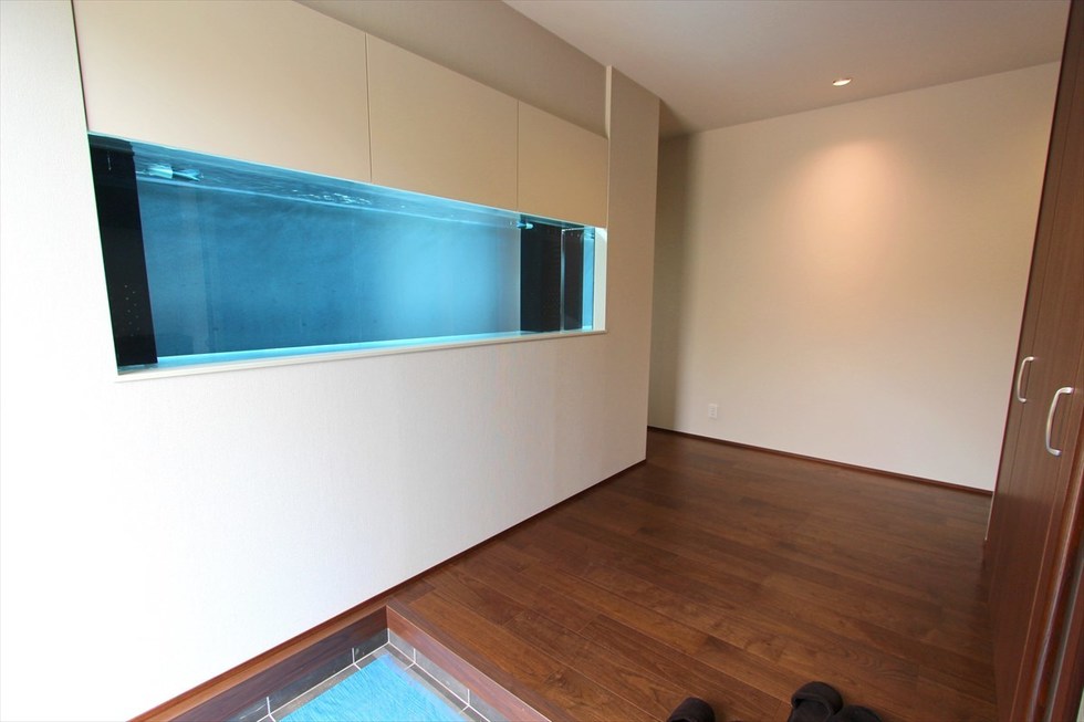 個人宅への熱帯魚水槽導入例 アクア総合企画mukasa